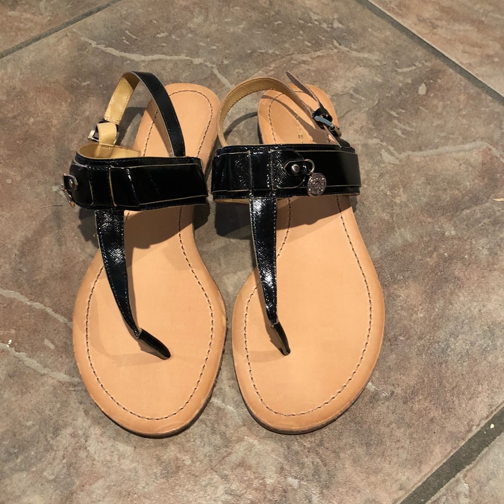 NWOT-Tommy Hilfiger Black Thong Sandal Sz 9.5M